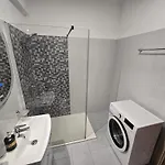 Spacious 2-Bedroom Apartment With Balcony * Bukarest