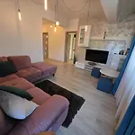 Apartment Spacious 2-Bedroom Apartment With Balcony Bukarest