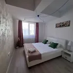 Apartment Spacious 2-Bedroom Apartment With Balcony *
