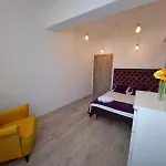 Spacious 2-Bedroom Apartment With Balcony Apartment Bukarest