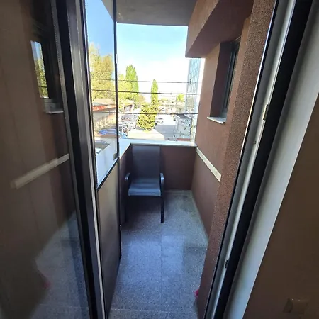 Apartment Spacious 2-Bedroom Apartment With Balcony Bukarest