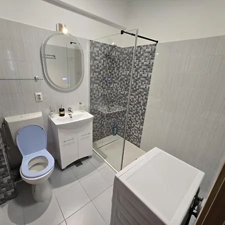 Spacious 2-Bedroom Apartment With Balcony Apartament